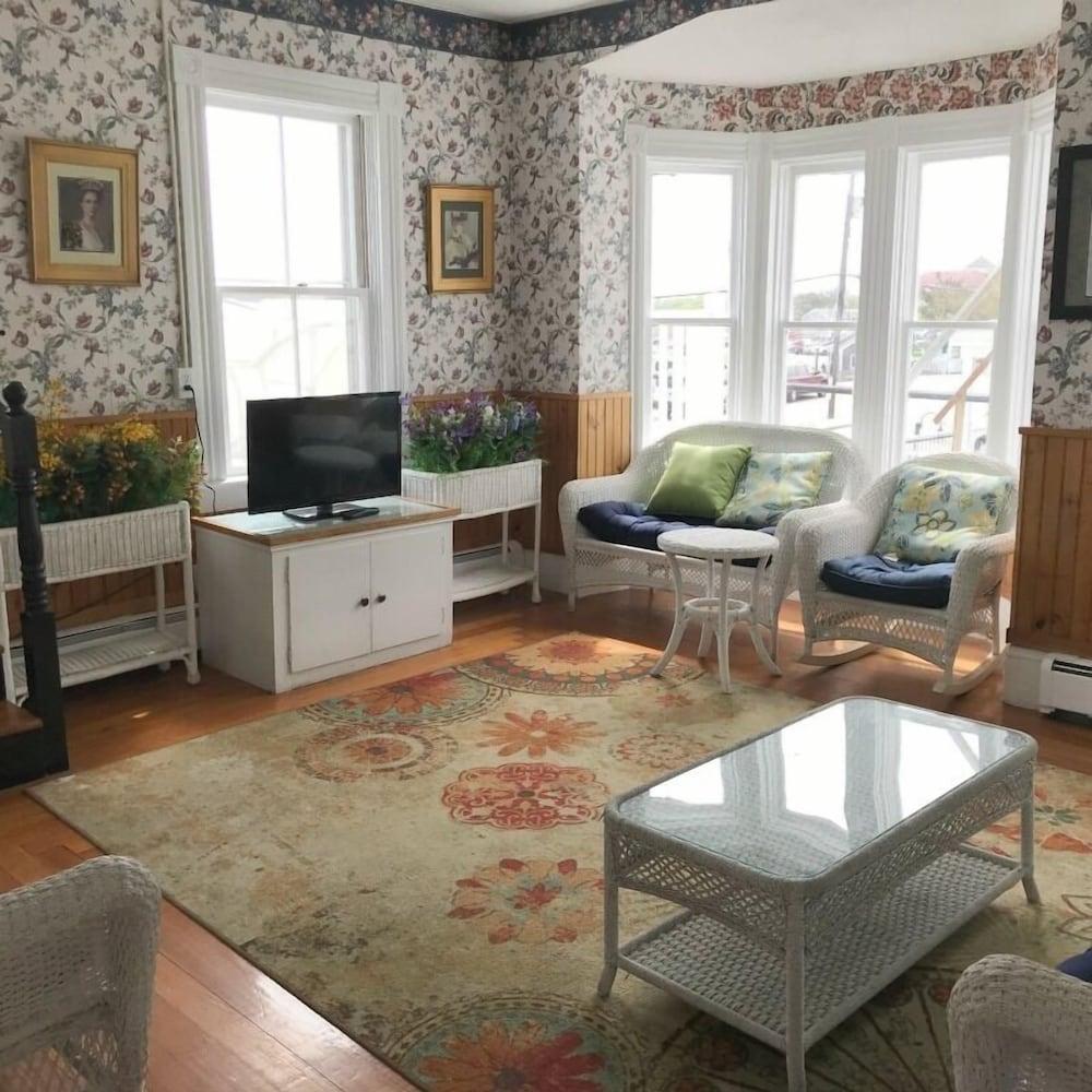 New Shoreham House Inn