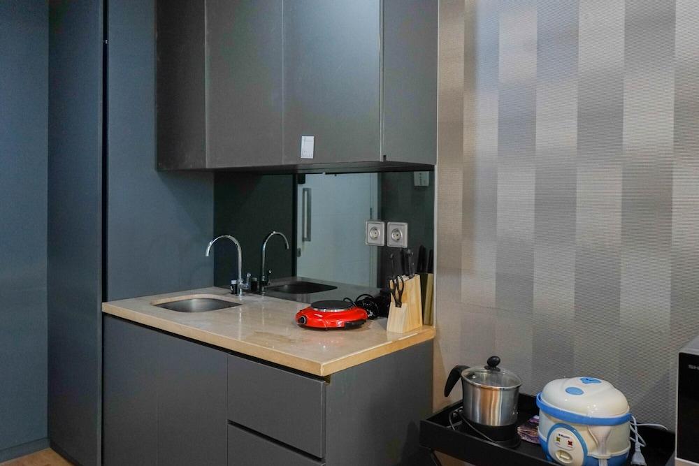 Spacious Studio with Sofa Bed @ Ancol Mansion Apartment