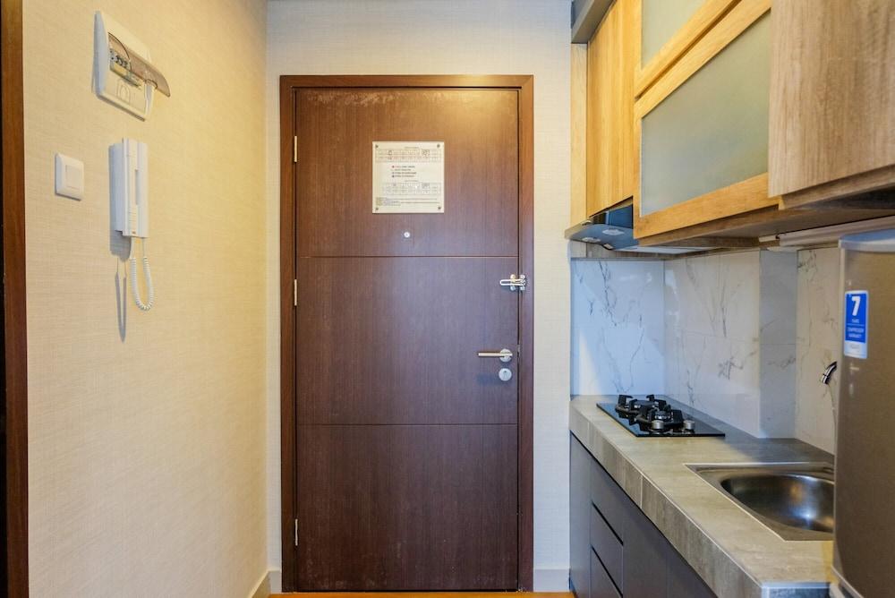 Stylish and Posh Studio Saveria Apartment