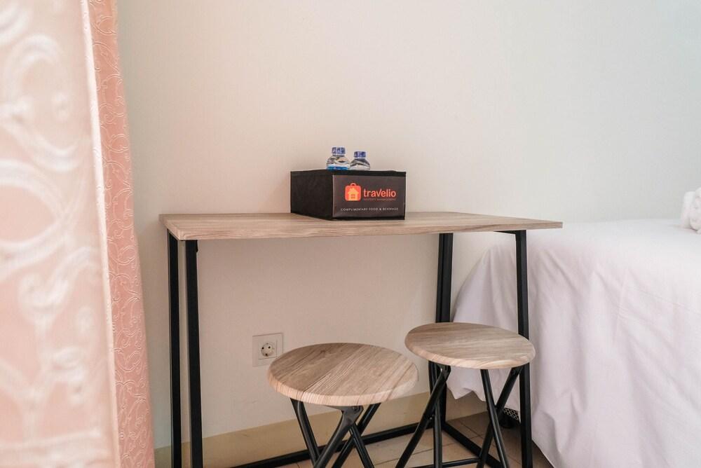 Cozy and Minimalist Studio Apartment @ Tree Park BSD