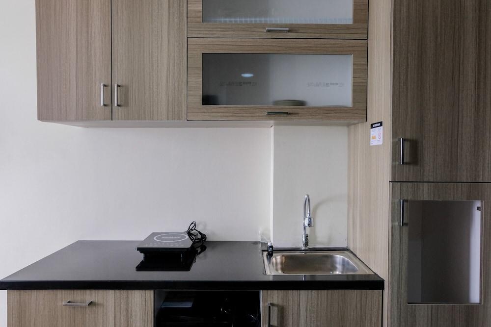 Comfy and Tranquil Studio Room Bintaro Icon Apartment