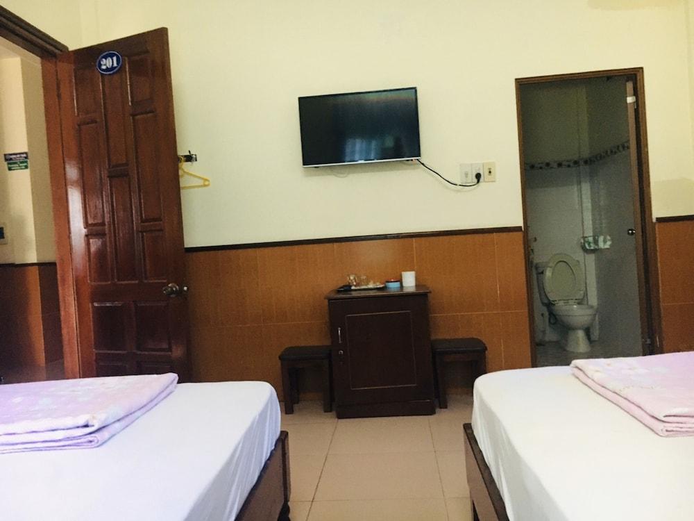 OYO 977 Minh Duc Guest House