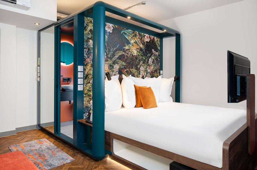 YOTEL Manchester Deansgate