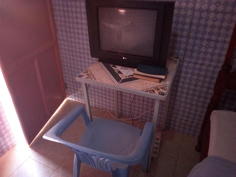 1000 Thousand Psalms Hotel