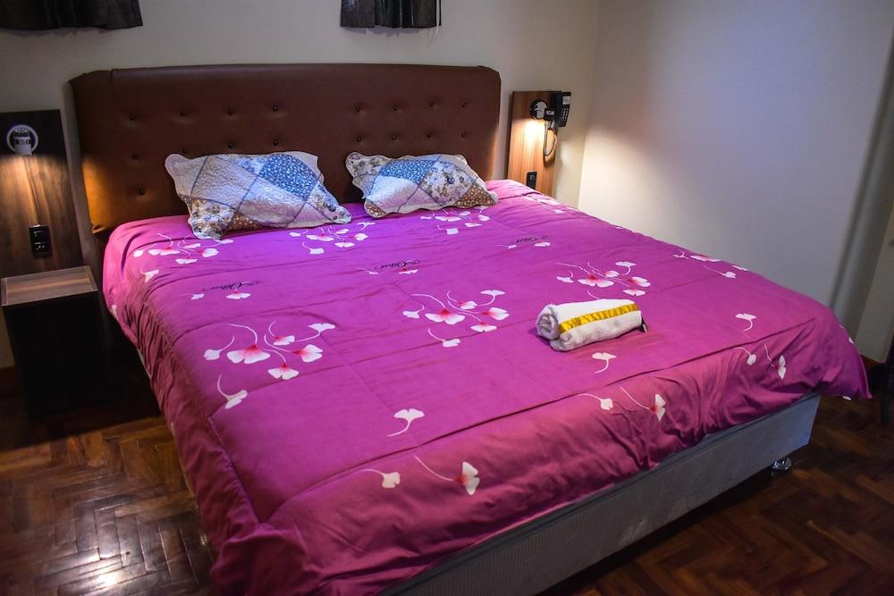 Hotel Sueños Dorados