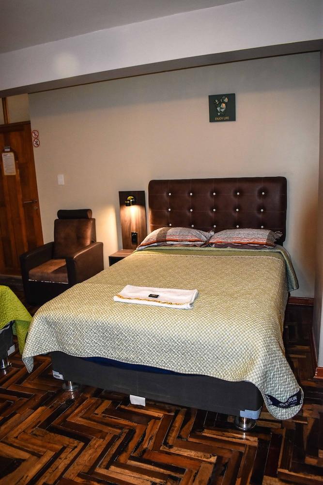 Hotel Sueños Dorados