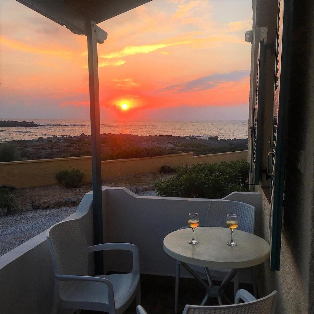 Zorbas Beach Village Hotel