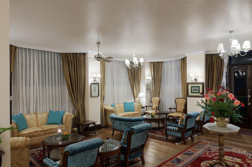 The Elgin Silver Oaks, Kalimpong