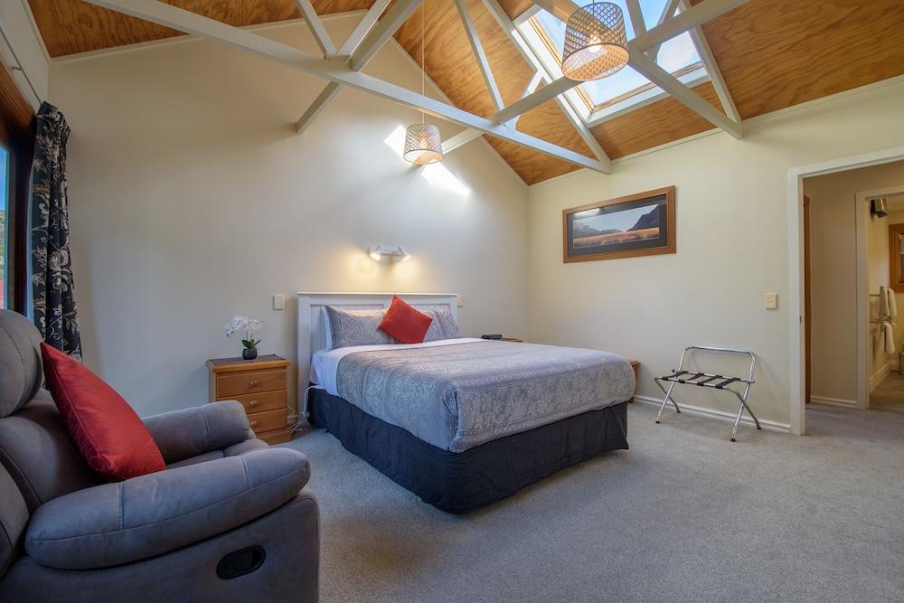 Willowbrook Country Apartments