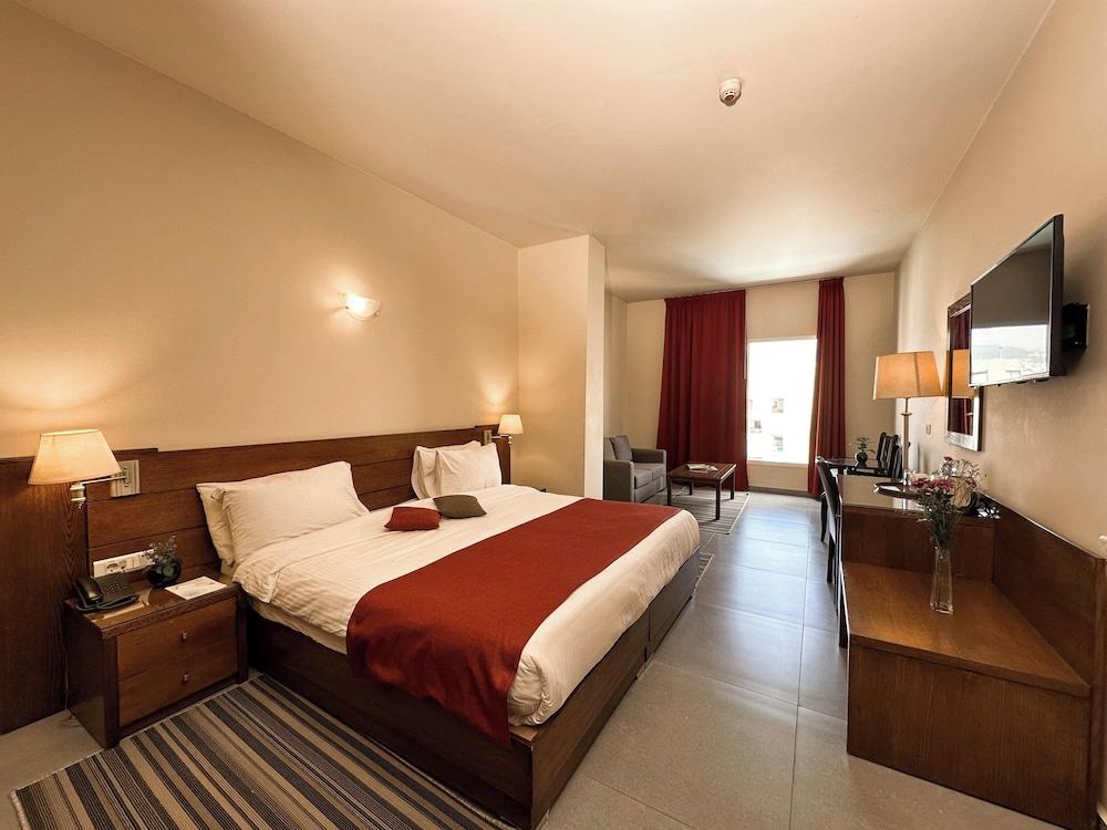 The Cosmopolitan Hotel