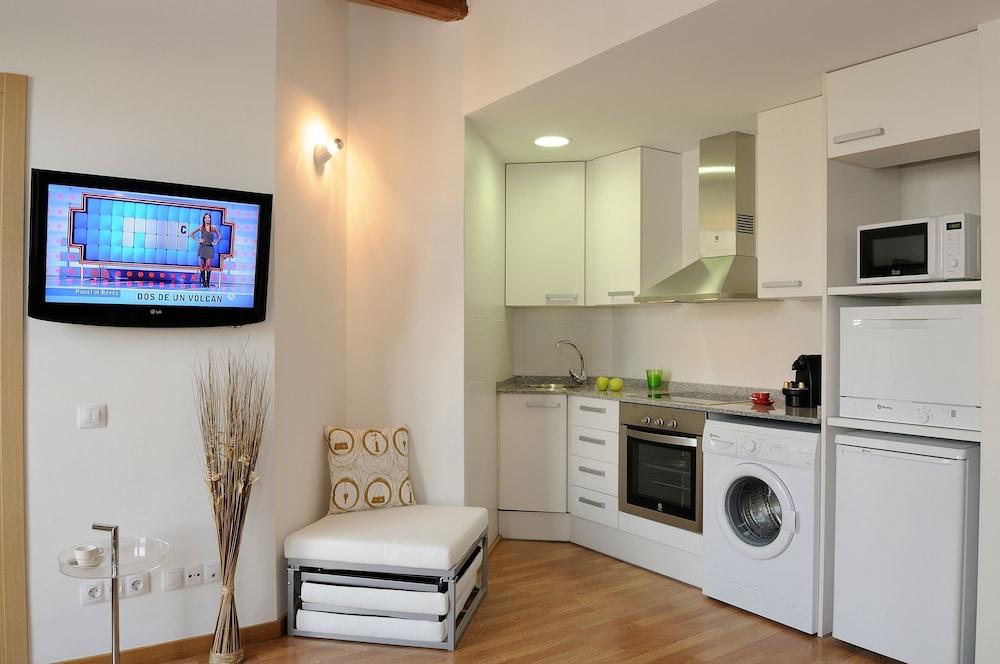 Apartments Hostemplo Suites