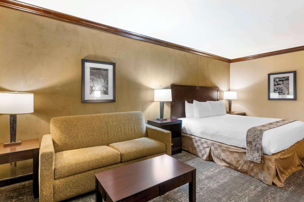 Best Western Plus Raton Hotel