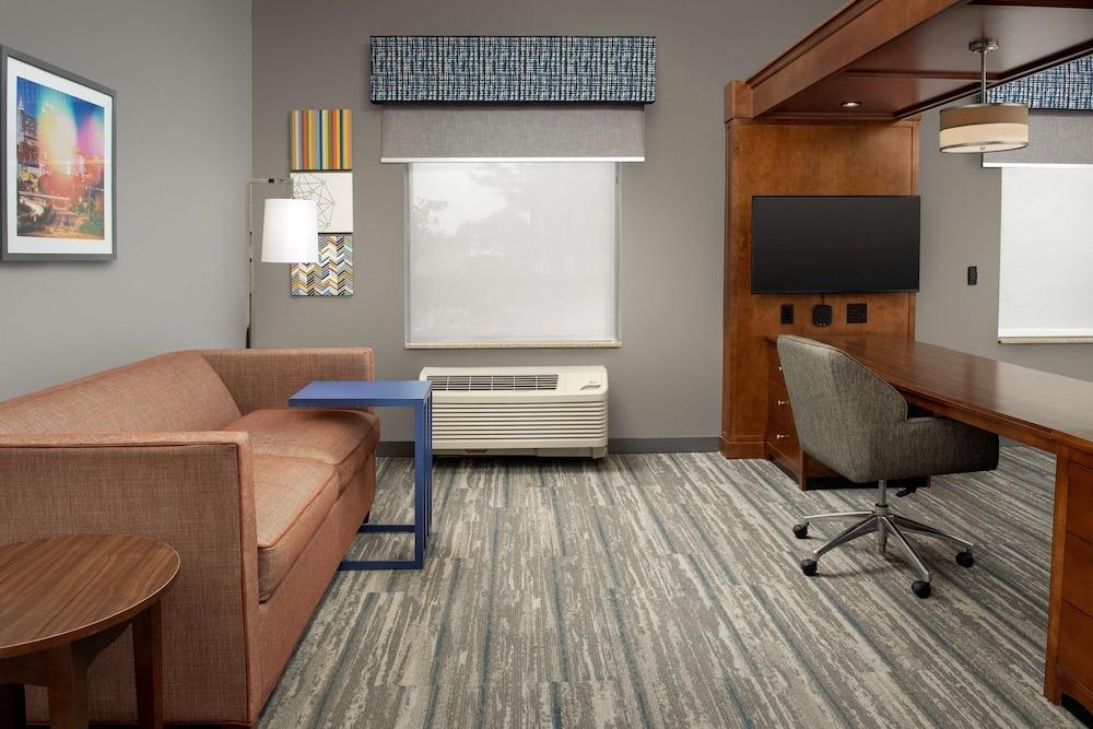 Hampton Inn & Suites Holly Springs