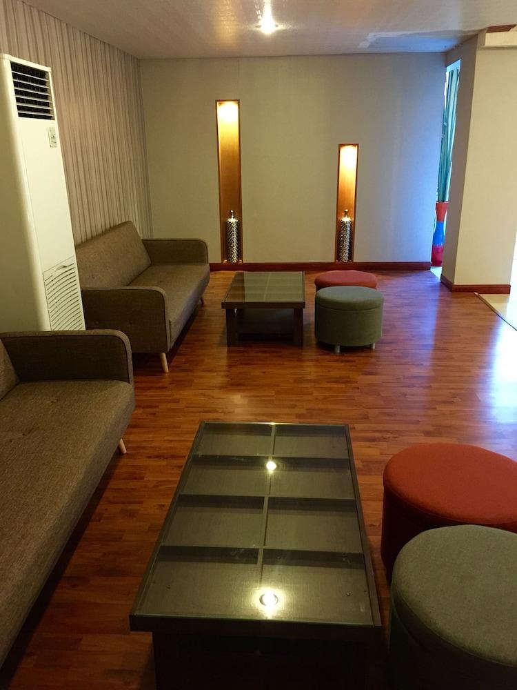 OYO 796 Paradise Sukhumvit Hotel