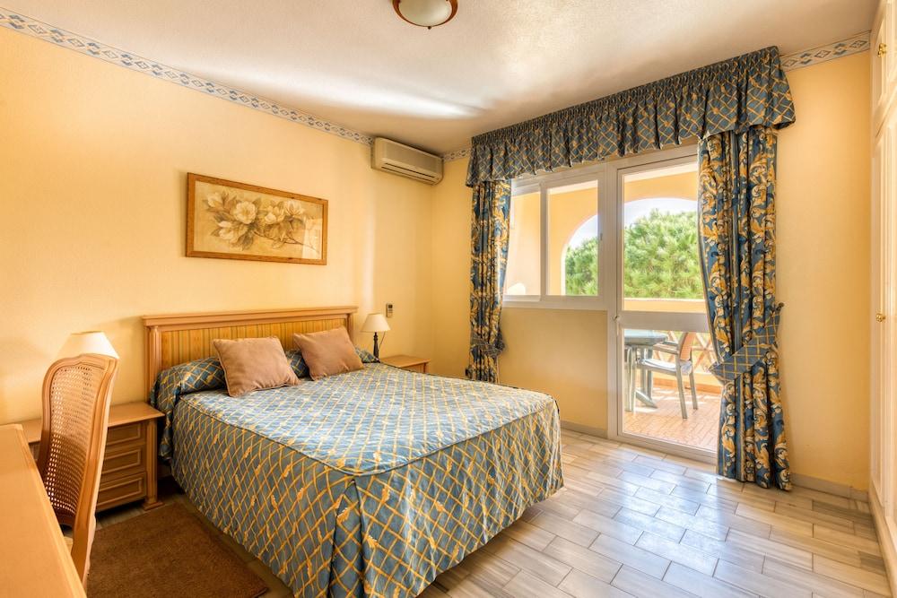 Macdonald Dona Lola Club