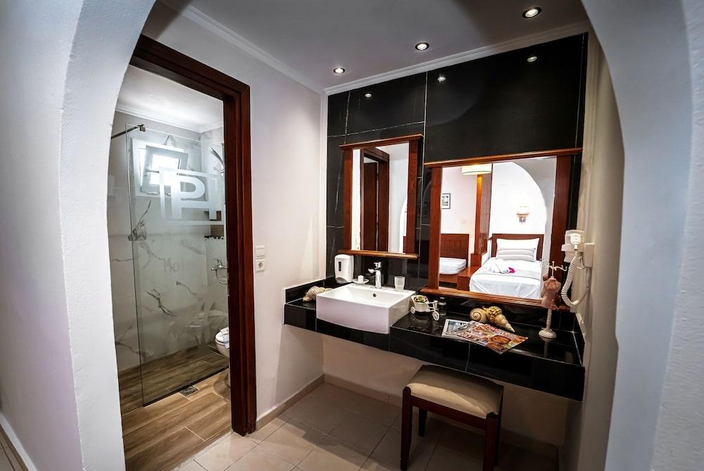 Philoxenia Hotel & Spa