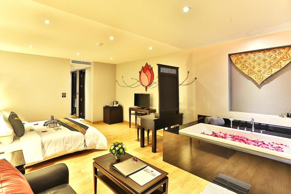 Ayara Kamala Resort & Spa