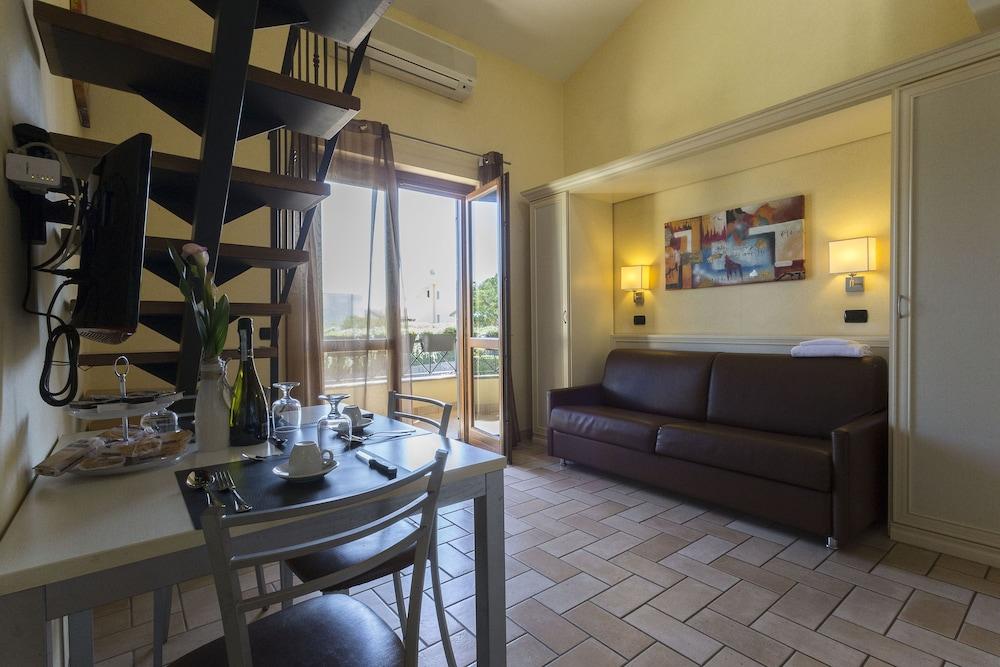 Borgo Castel Savelli