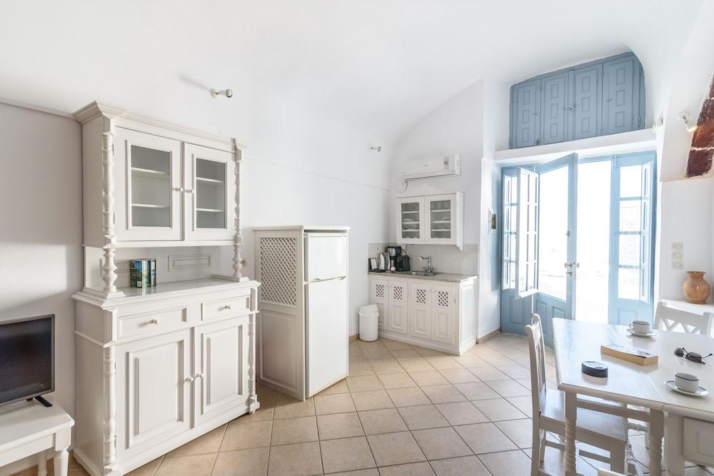 Ilioperato Traditional Apartments