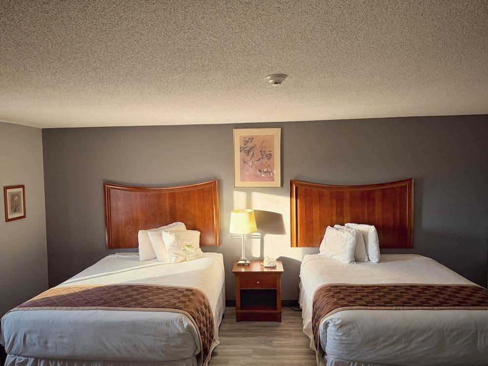 Laketree Inn And Suites Marion