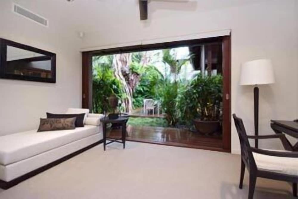 26 Beachfront Mirage