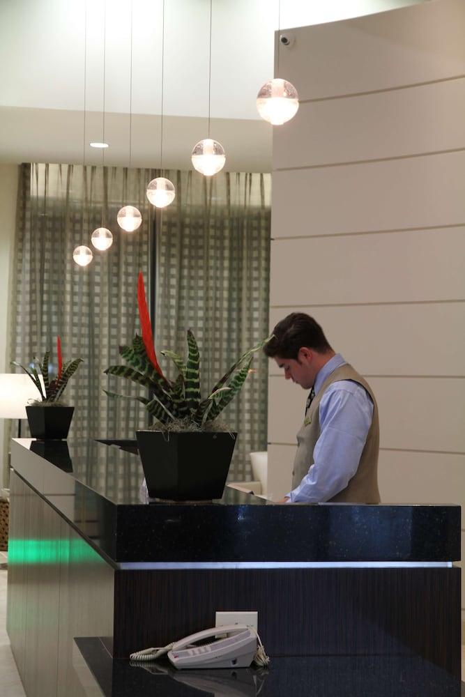 Embassy Suites Ontario Airport