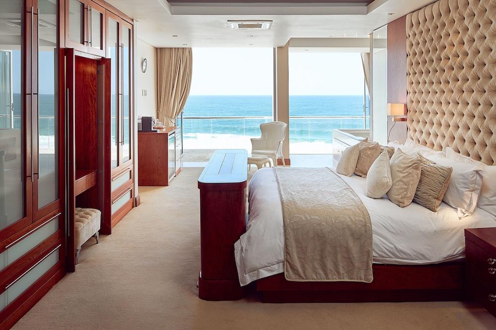 First Group La Montagne