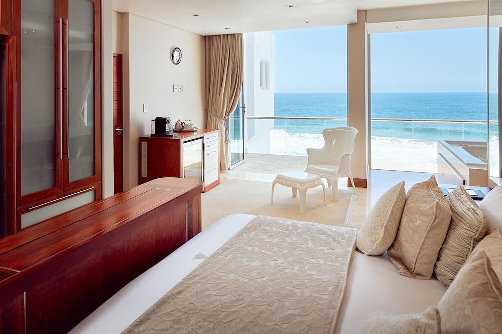 First Group La Montagne