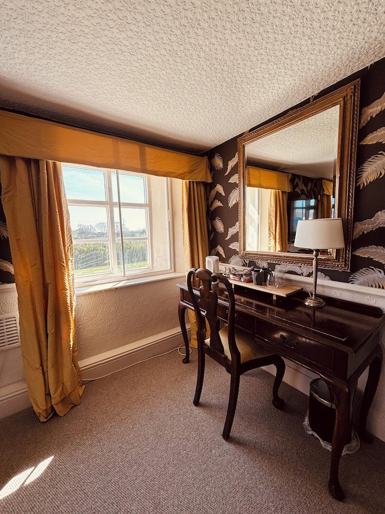 The Sibson Inn Hotel