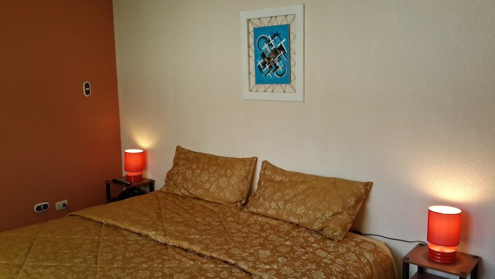 Chez Elena Guesthouse