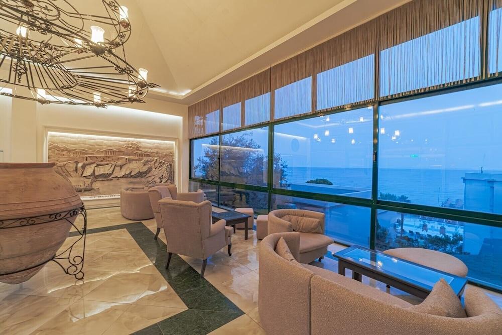 Assos Eden Gardens Hotel