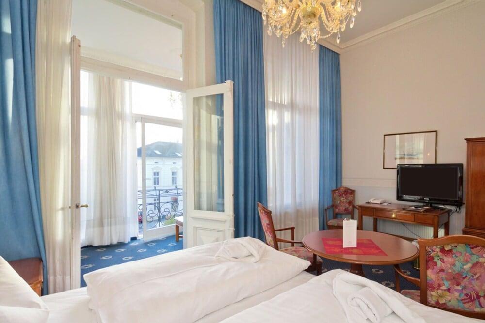 Villa Esplanade mit Aurora