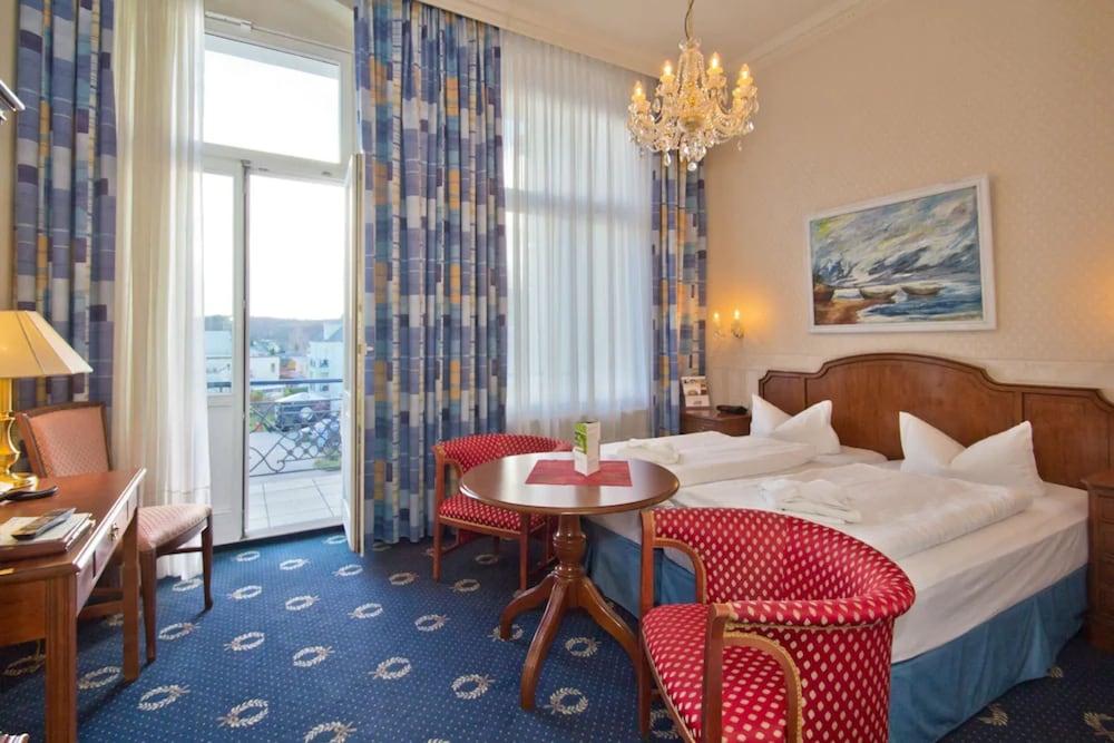 Villa Esplanade mit Aurora