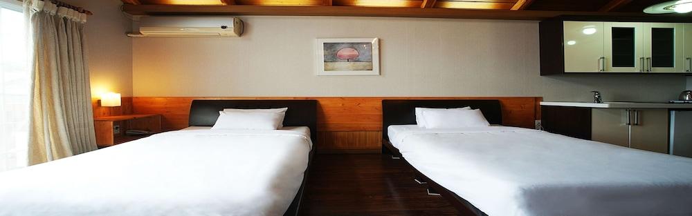 Aewol ParkHill Village