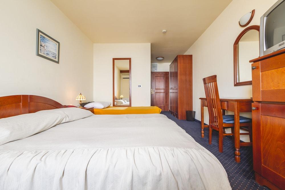 Hotel Miramare Njivice