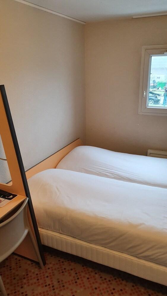 Welcomotel Coignières