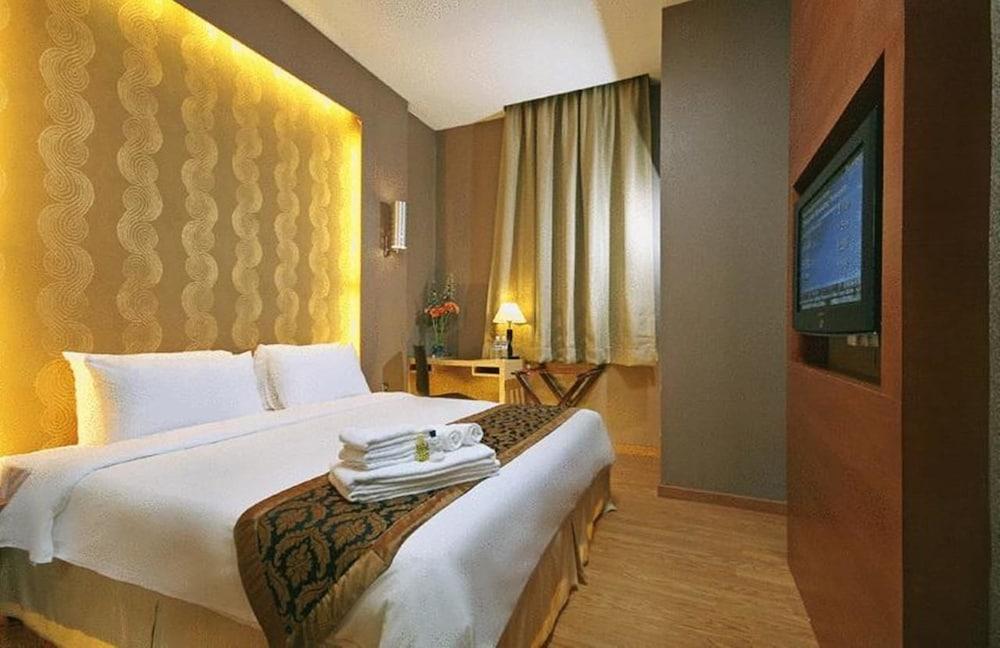 Courtyard Hotel @ 1Borneo