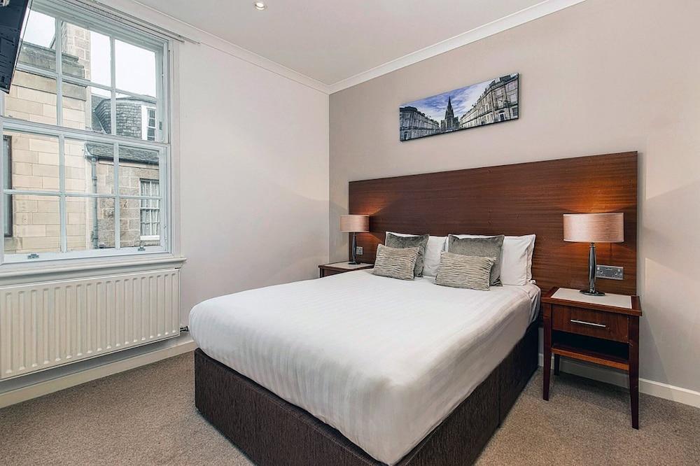 Stewart by Heeton Concept