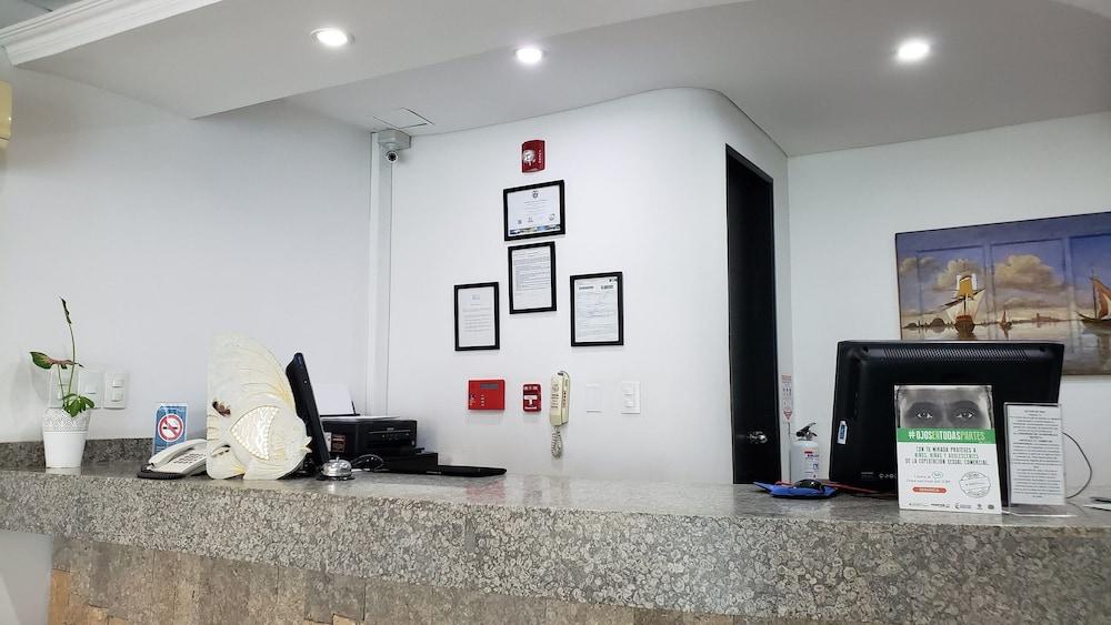 Hotel Santa Marta Real