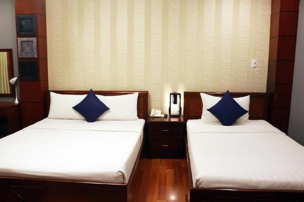 Good Vibes Central Hotel