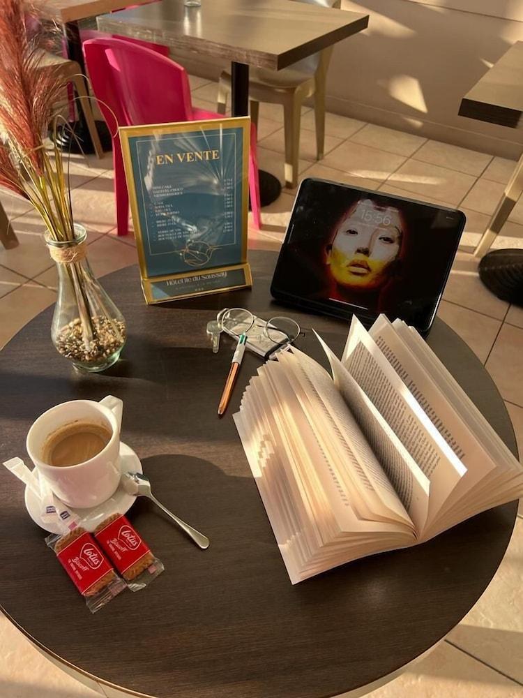 Hôtel de l'Ile du Saussay