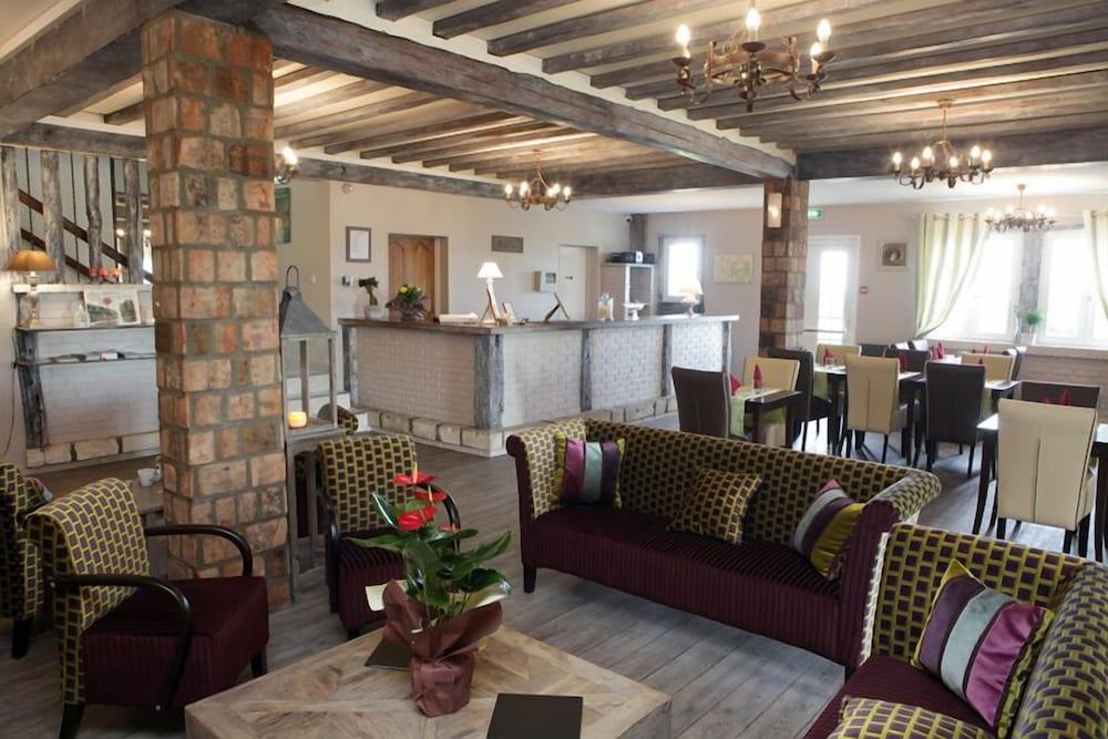 LOGIS HÔTEL LES NYMPHEAS