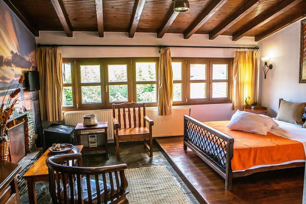 Oikoperiigitis Hotel