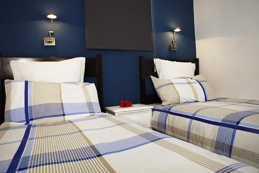 Bungalows Tenesoya - Caters to Gay Men