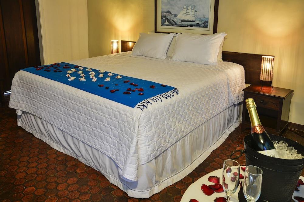 Porto Pousada Saco da Capela