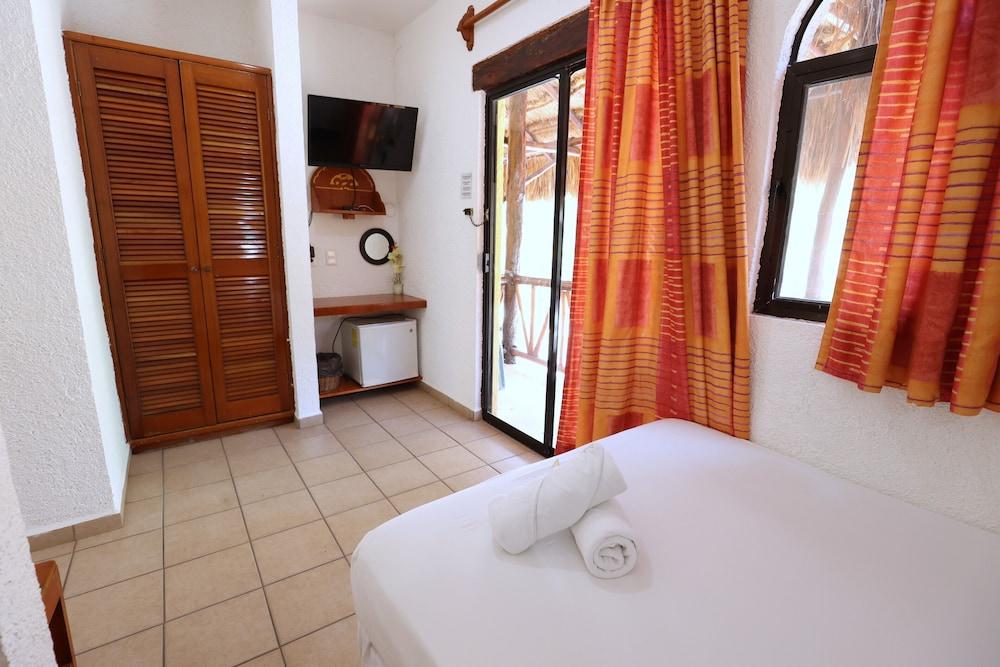 Hotel Bosque Caribe , 5th Av Zone