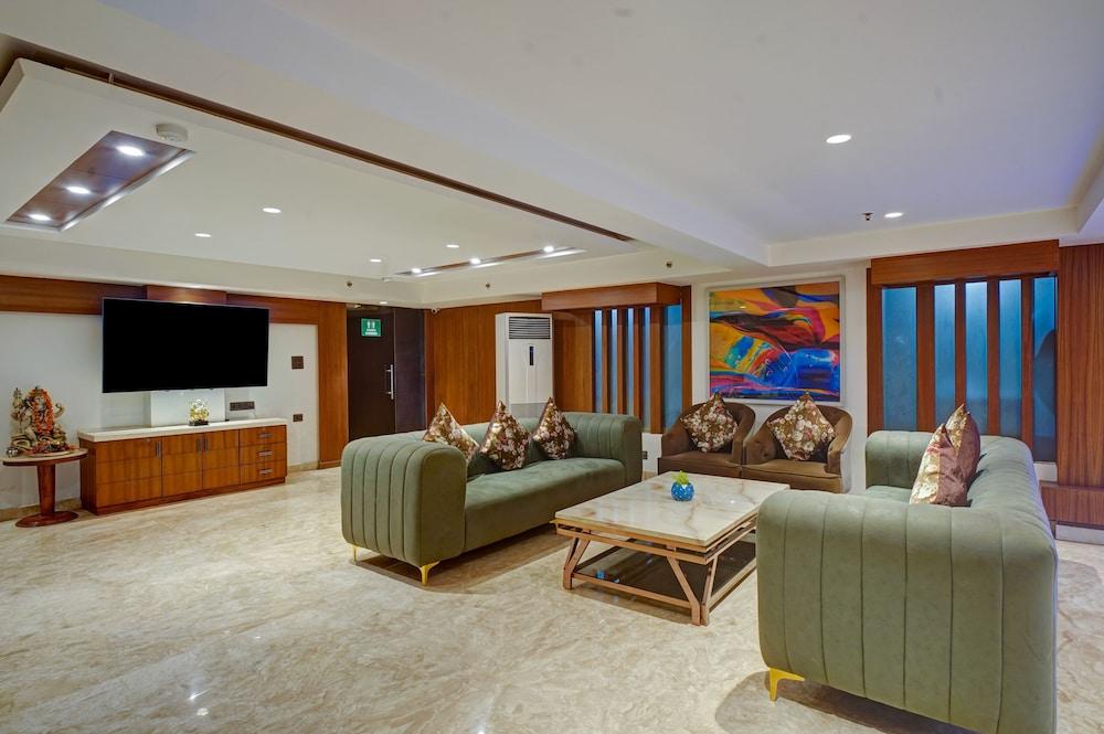 Hotel The Pearl - Newly Renovated in City Centre