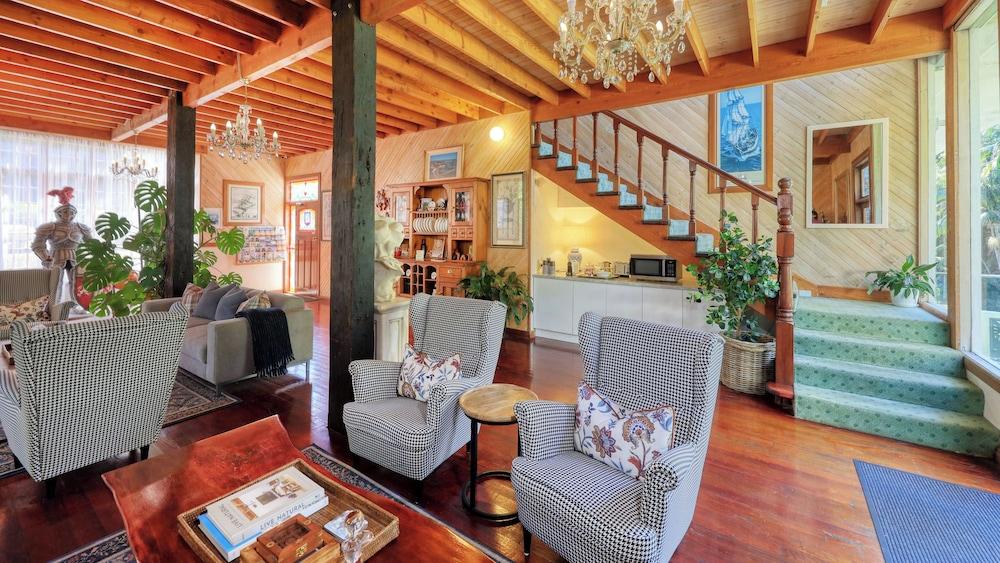 Mt Tamborine Stonehaven Boutique Hotel