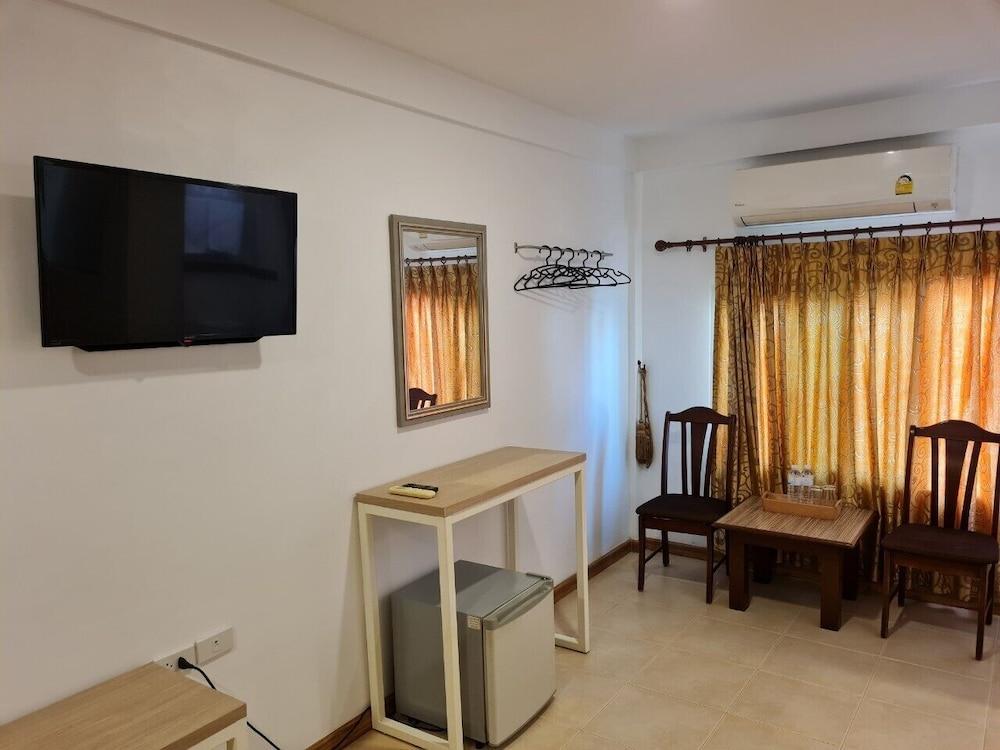 Opal House Hotel & Restaurant