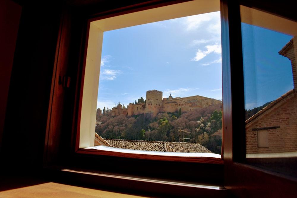 Apartamentos Turísticos Alhambra